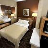 Отель Quality Suites Near West Acres, фото 46