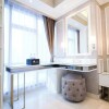 Отель Spacious Studio At La Riz Supermall Mansion Apartment, фото 17