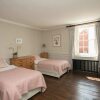 Отель Town House with Garden, фото 5
