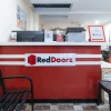 Отель RedDoorz Plus near Uptown BGC Mall, фото 2