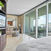 Отель Penthouse Bahia Mar South Beach On Ocean Drive Miami Beach 1 Bedroom Home by RedAwning, фото 17