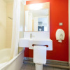 Отель B&B HOTEL Saint-Etienne La Terrasse, фото 7