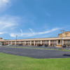 Отель Econo Lodge Inn & Suites East, фото 17