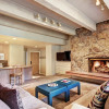 Отель 2 BR Next to Eagle River in the Heart of Vail by RedAwning - Save 20% on 7+ Nights!, фото 2