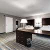 Отель Hampton Inn & Suites by Hilton Brantford Conference Centre, фото 3