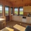 Отель Bright and Peaceful Cabin with Views & Hot Tub, фото 1
