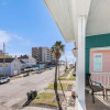 Отель Large 4BR Home - Close to the Beach - Dog Friendly, фото 3