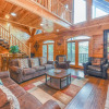 Отель SmokyStays 6 Bedroom Cabin, фото 2