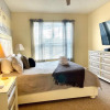 Отель Disney Dream with Hot Tub, Pool, Xbox, Games Room, Lakeview, 10 min to Disney, Clubhouse, фото 4