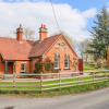 Отель South Lodge - Longford Hall Farm Holiday Cottages, фото 1