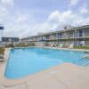 Отель Motel 6 Webster, TX - Houston - Nasa Lake, фото 2