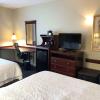 Отель Hampton Inn & Suites Norfolk-Airport, фото 3