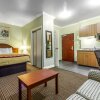Отель Comfort Suites Downtown Sacramento, фото 12