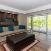 Отель Villa Vista - Fabulous new Home Overlooking the Golf Course in Port Carling, фото 16