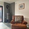 Отель The Glynn Portrush, Sleeps 12 in 5 bedrooms в Портруше