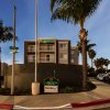 Отель La Quinta Inn & Suites by Wyndham San Diego Mission Bay в Сан-Диего