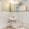 Отель Modern New Haven Condo < 1 Mi to Downtown!, фото 13