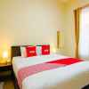 Отель OYO 2010 Dalem Jongke Homestay, фото 26