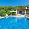 Отель Villa Elpida Private Pool Walk to Beach Sea Views A C Wifi Car Not Required - 2423, фото 23