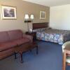 Отель National 9 Inn Garden City, фото 6