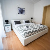 Отель Bright and Modern 1bdr Apartment in the Center, фото 3