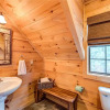 Отель Bear Pause 4 Bedroom Home with Hot Tub, фото 6