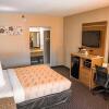 Отель Quality Inn & Suites near Six Flags - Austell, фото 4
