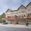 Отель Pet-friendly Kennesaw Townhome w/ Deck!, фото 19