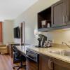 Отель Quality Inn & Suites, фото 42