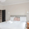 Отель Modern 3 Bedroom Home in Honor Oak Beside Nature Reserve, фото 5