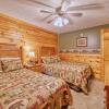 Отель Gatlinburg Getaway, 5 Bedrooms, Sleeps 22, Views, Hot Tub, Game Room,, фото 7