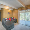 Отель Lazy Bear Lodge - 3br/2ba/relaxing Forest Views/smart Tv/wifi/fenced Yard 3 Bedroom Home, фото 3