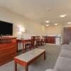 Отель Days Inn & Suites by Wyndham Langley, фото 6