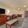 Отель Days Inn & Suites by Wyndham Langley, фото 2