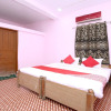 Отель White House by Oyo Rooms, фото 13