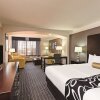 Отель La Quinta Inn & Suites by Wyndham Santa Clarita - Valencia, фото 6