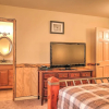 Отель Serene Cabin w/ Hot Tub < 1 Mi to Bear Mountain!, фото 3