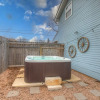 Отель Charming Cottage-hot Tub and Grill-3 min to Main!, фото 16