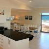 Отель Bluebird Penthouse Muizenberg Beachfront, фото 3