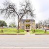 Отель Waco Vacation Rental ~ 2 Mi to Magnolia Market!, фото 1