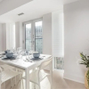 Отель Upscale & Modern 1bd + Den in heart of Downtown!, фото 8