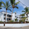Отель Les Cerisiers - Exclusive Beach Residence - 3 Bedroom Modern Apartment, Flic en Flac, фото 1
