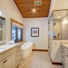 Отель Creekside Chateau 6 Bedroom Home by RedAwning, фото 5