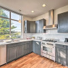 Отель Sleek Seattle Home w/ Rooftop Patio & Views!, фото 7