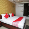 Отель OYO 28053 Hotel Gayatri Palace, фото 6
