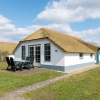 Отель Nice bungalow with a dishwasher, 3 km van Putten, фото 2