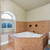 Отель Elegant Escape 4 Bedroom Home, фото 17
