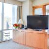Отель Delta Hotels by Marriott Vancouver Downtown Suites, фото 5