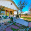 Отель Mesquite Creek Farmhouse, фото 9
