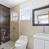 Отель NEW Modern 1BR 1BA With Pool in Quiet Area, фото 6